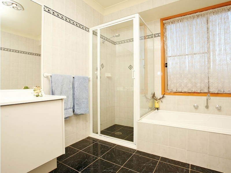 8 Bottlebrush Avenue, Casula NSW 2170