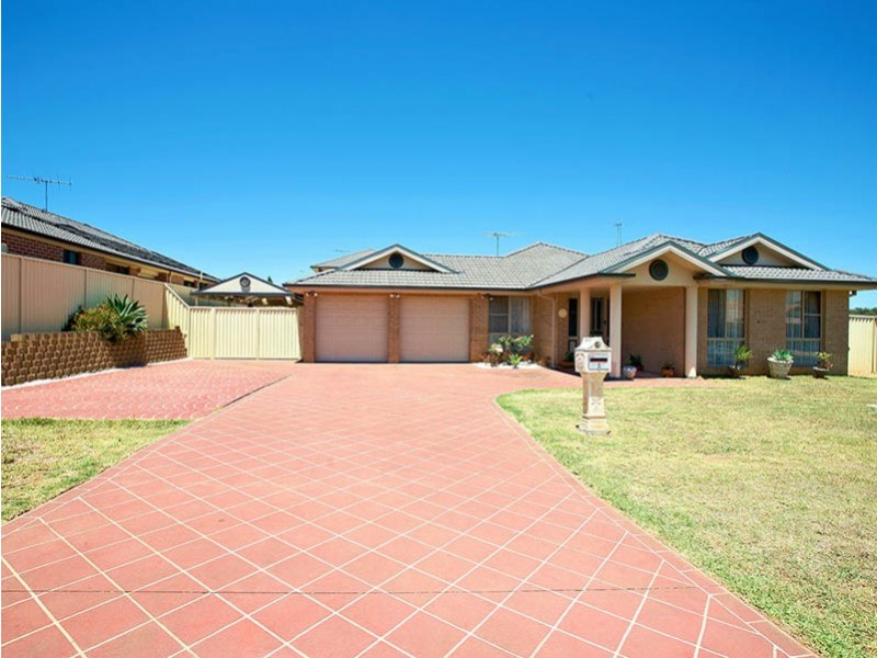 8 Bottlebrush Avenue, Casula NSW 2170