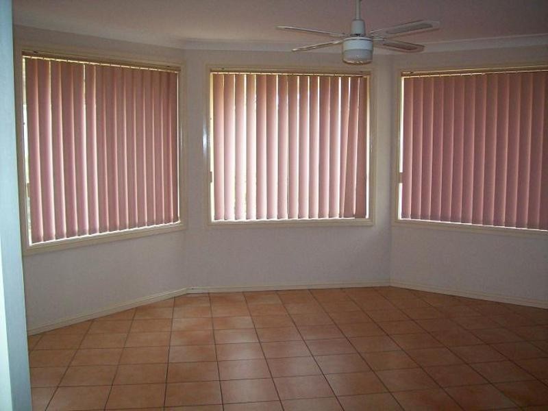 23 Greenway Drive, West Hoxton NSW 2171