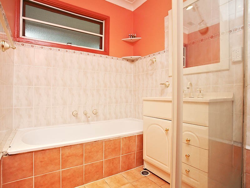 Wattle Grove NSW 2173