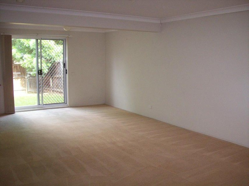 2/36 Holland Crescent, Casula NSW 2170