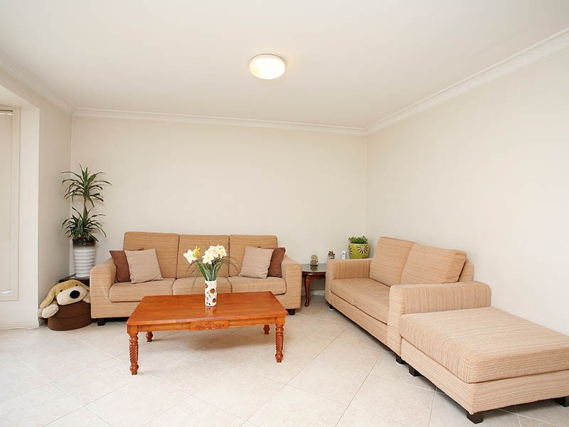 4/9-11 Doomben Close, Casula NSW 2170