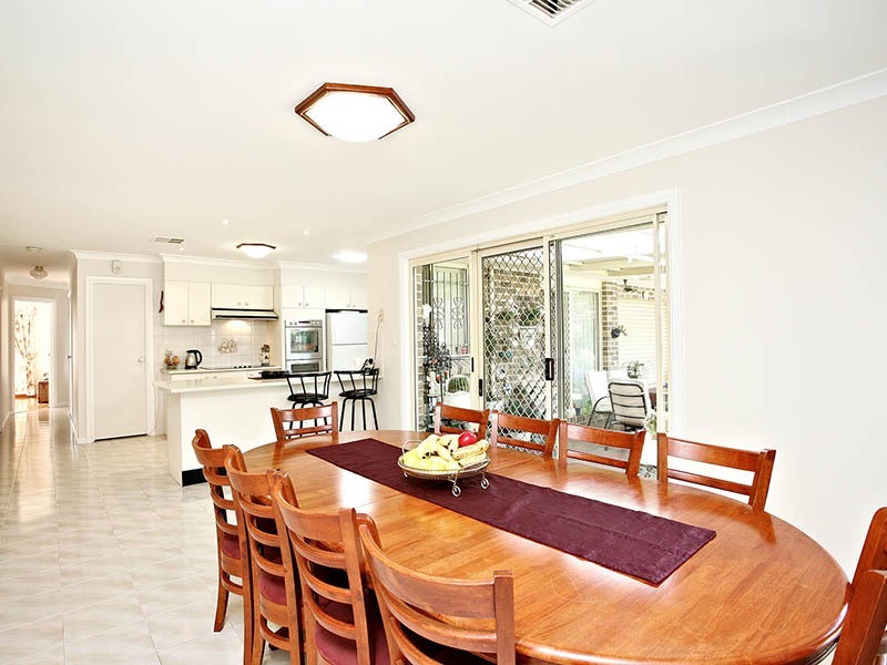 8 Arwon Avenue, Casula NSW 2170