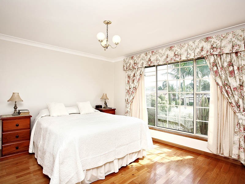 8 Arwon Avenue, Casula NSW 2170