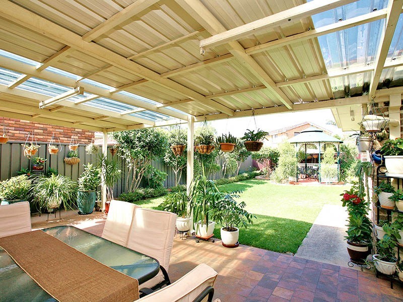 8 Arwon Avenue, Casula NSW 2170