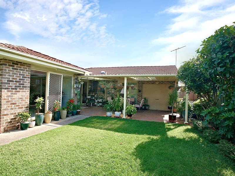 8 Arwon Avenue, Casula NSW 2170