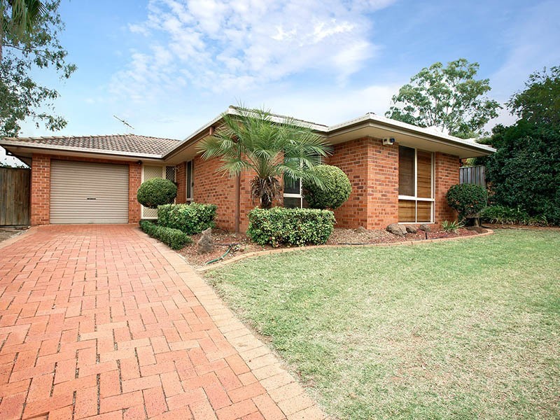 140 Leacocks Lane, Casula NSW 2170