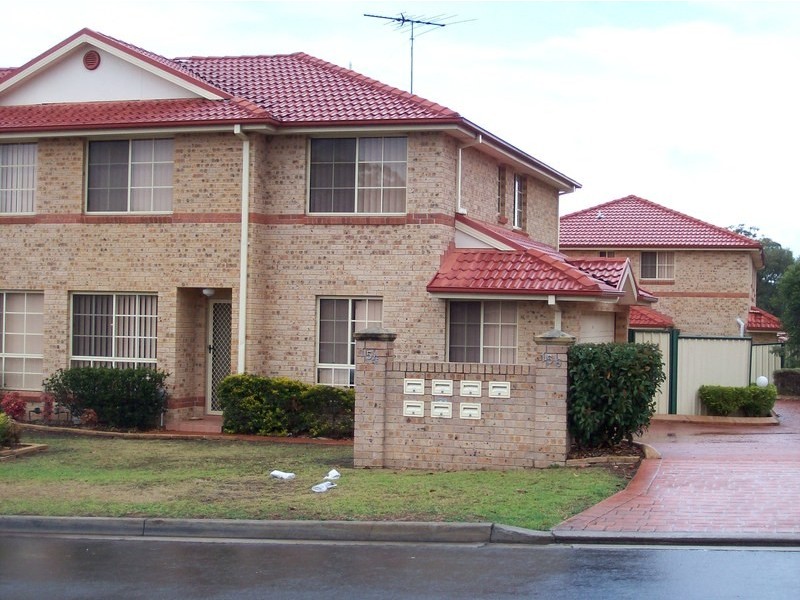3/154-156 Leacocks Lane, Casula NSW 2170
