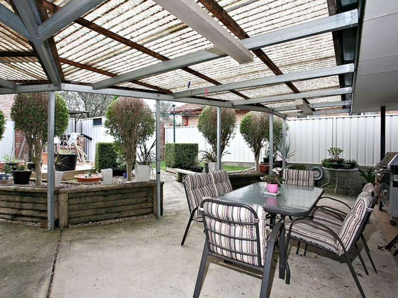 15 Shute Way, Casula NSW 2170