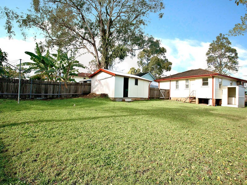 13 Thomas Avenue, Lurnea NSW 2170