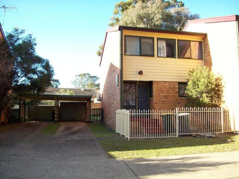 8/15 Stringybark Place, Bradbury NSW 2560
