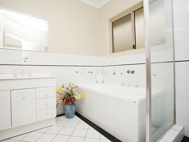 14 Kitson Way, Casula NSW 2170