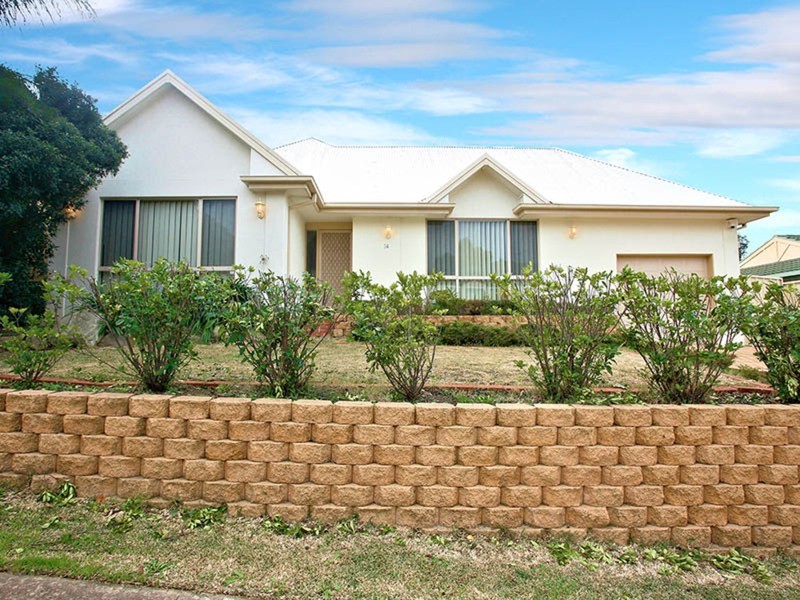 14 Kitson Way, Casula NSW 2170