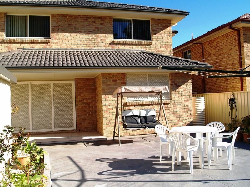 5 Figtree Place, Casula NSW 2170