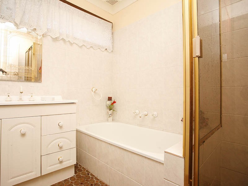 12 Darling Avenue, Casula NSW 2170