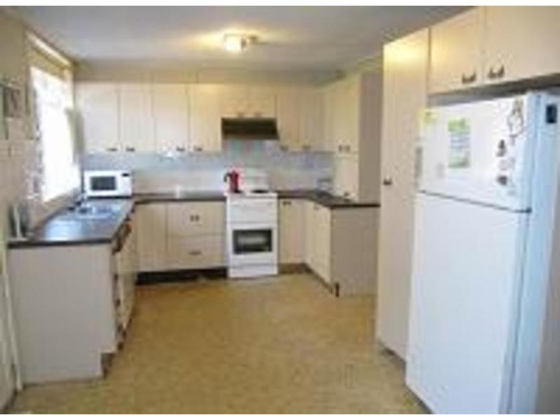 16 Moorebank Avenue, Moorebank NSW 2170