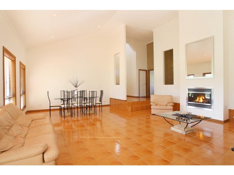 4 Keating Place, Denham Court NSW 2565