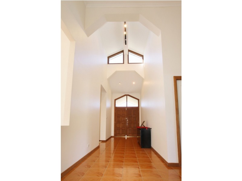 4 Keating Place, Denham Court NSW 2565