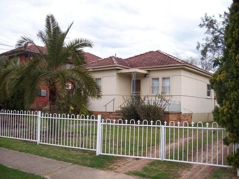 34 Demeyrick Avenue, Casula NSW 2170