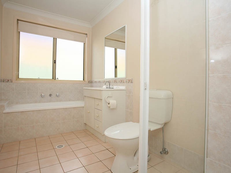 3 Erin Place, Casula NSW 2170