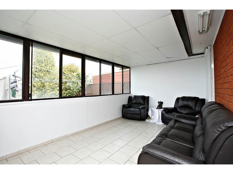 25 Buckland Road, Casula NSW 2170