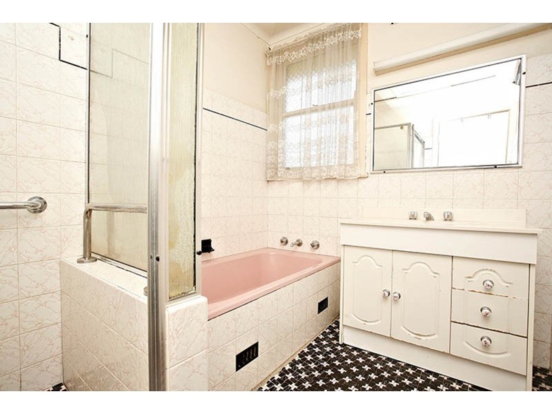 40 Reserve Road, Casula NSW 2170