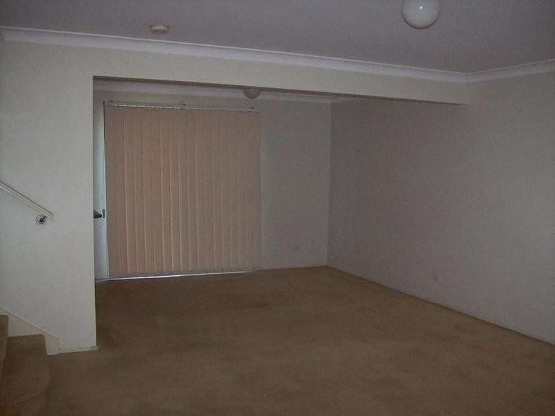 2/36 Holland Crescent, Casula NSW 2170