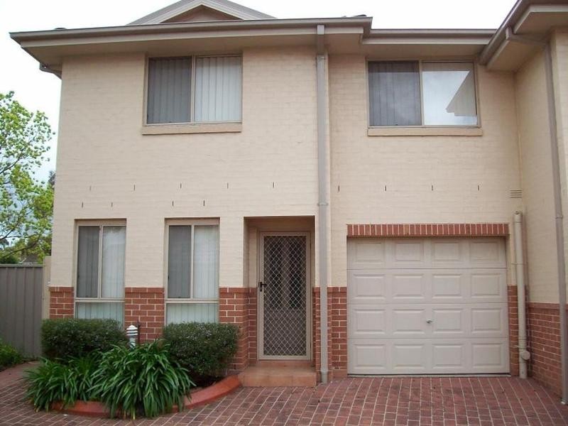 1/12 Pine Road, Casula NSW 2170