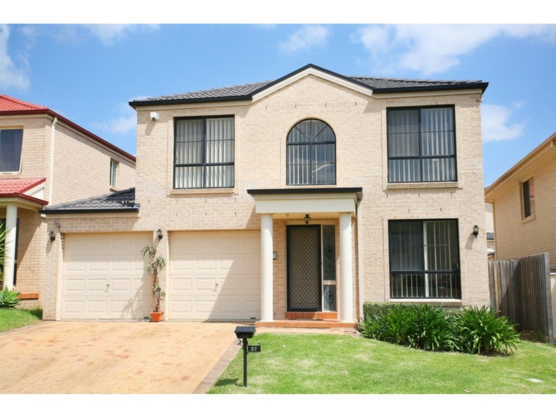 37 Wainewright Avenue, West Hoxton NSW 2171