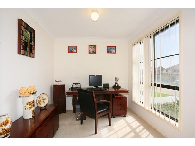 37 Wainewright Avenue, West Hoxton NSW 2171