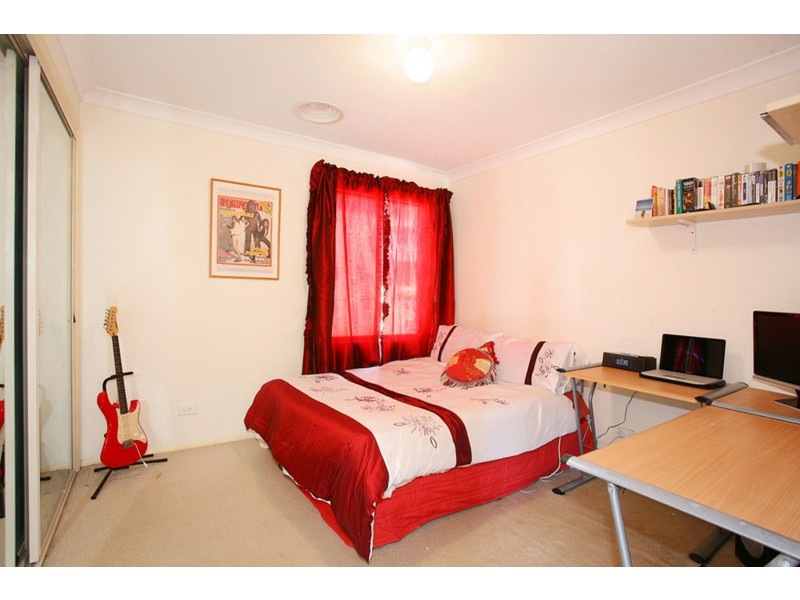 37 Wainewright Avenue, West Hoxton NSW 2171