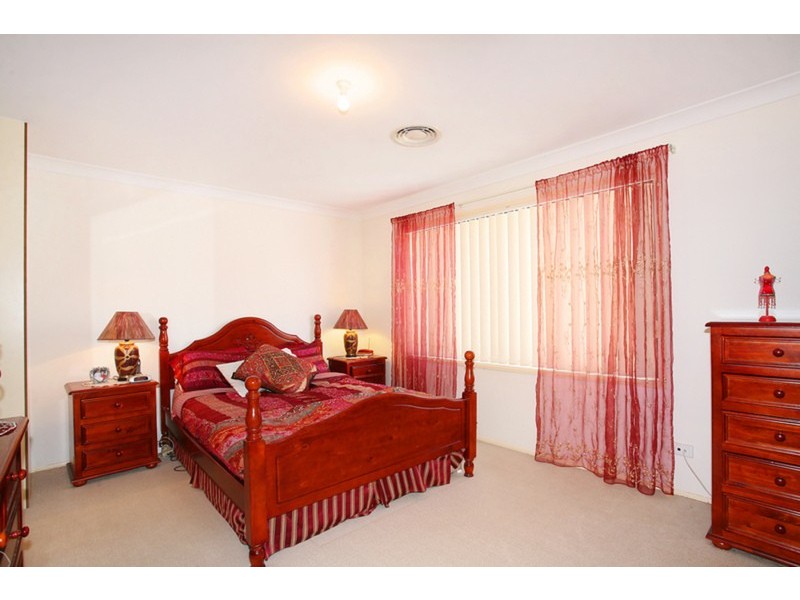 37 Wainewright Avenue, West Hoxton NSW 2171