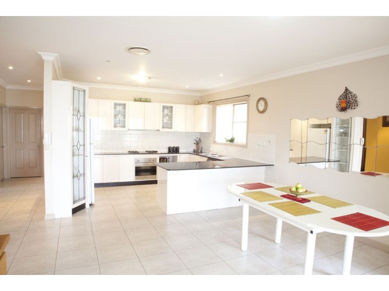 1 Larmar Place, West Hoxton NSW 2171