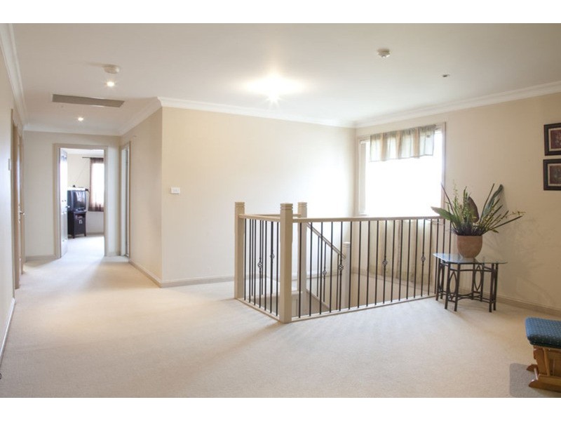 1 Larmar Place, West Hoxton NSW 2171