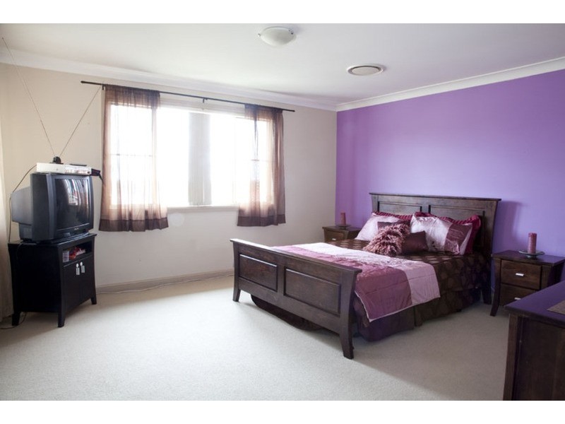 1 Larmar Place, West Hoxton NSW 2171