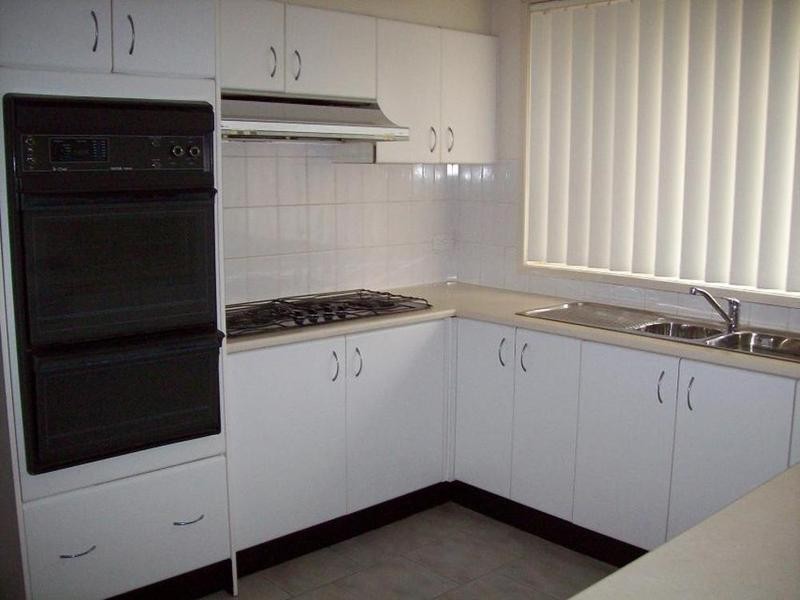 6 Carbine Close, Casula NSW 2170