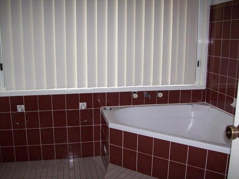 6 Carbine Close, Casula NSW 2170