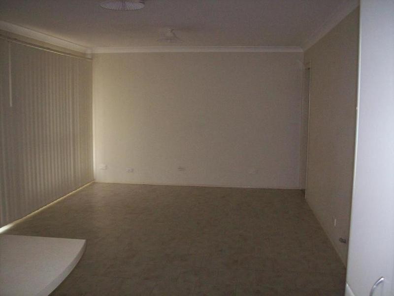 6 Carbine Close, Casula NSW 2170