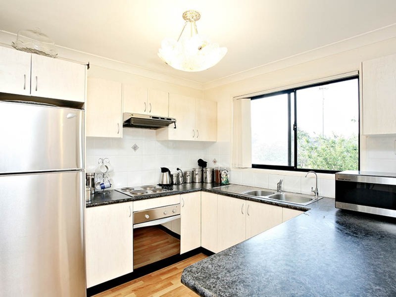 2A Streeton Place, Casula NSW 2170