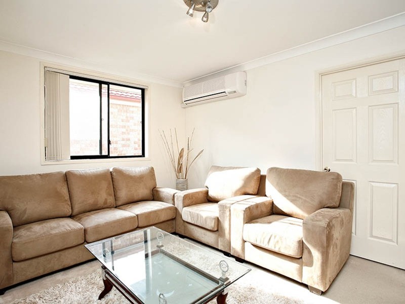 2A Streeton Place, Casula NSW 2170