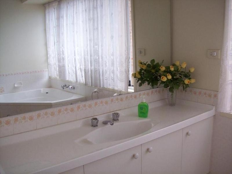 49 Kendall Drive, Casula NSW 2170