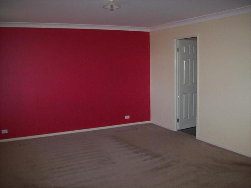 110 Carmichael Drive, West Hoxton NSW 2171