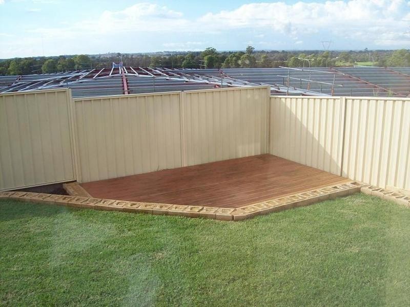 110 Carmichael Drive, West Hoxton NSW 2171