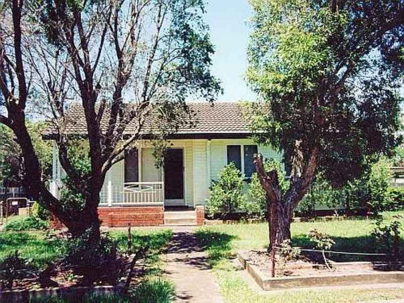 4 Fassifern Place, Cartwright NSW 2168