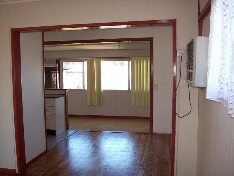 6 Compton Avenue, Lurnea NSW 2170