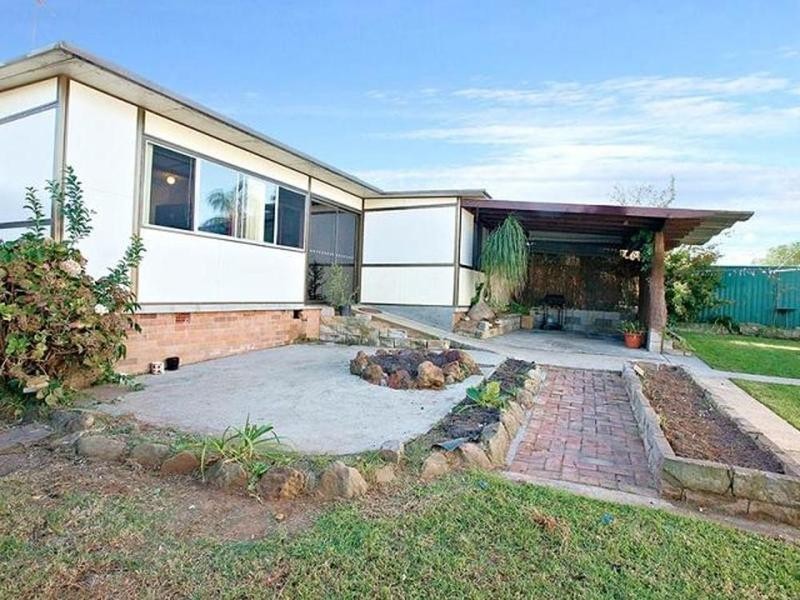 6 Compton Avenue, Lurnea NSW 2170