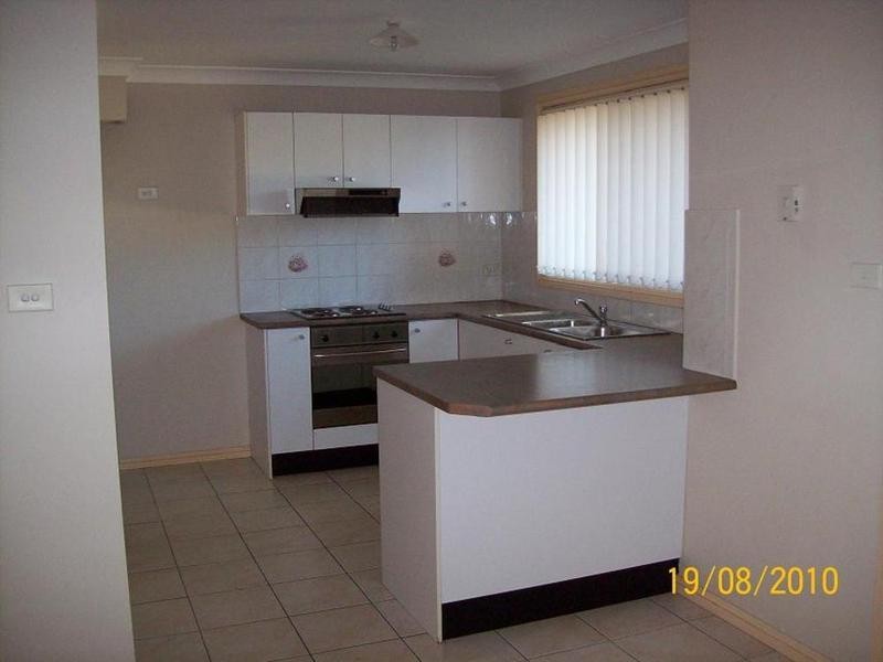 16 Thirroul Circuit, Prestons NSW 2170