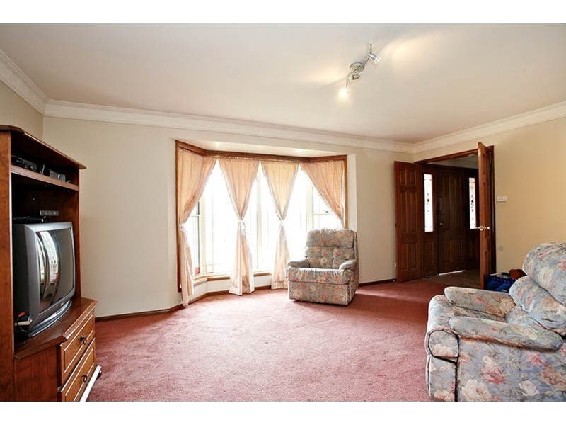 12 Durack Place, Casula NSW 2170