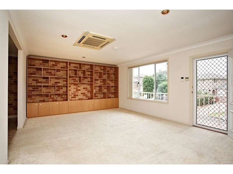 1/2 Cusack Place, Casula NSW 2170