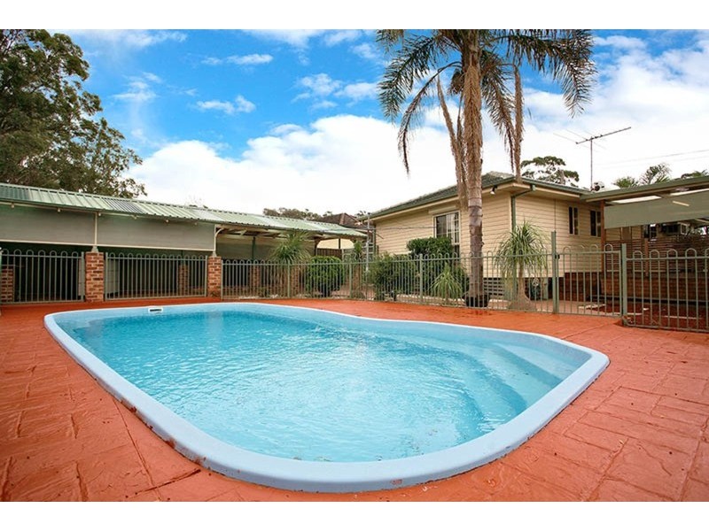 24 Frazer Avenue, Lurnea NSW 2170